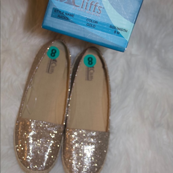 Cliffs by White Mountain shimmering gold shoes - Picture 4 of 4